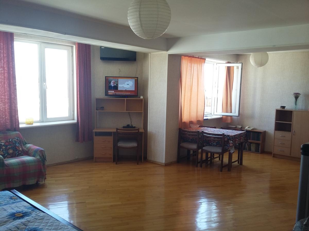 Good Apartment Tbilisi ภายนอก รูปภาพ